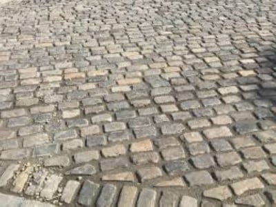 Oxford Paving Contractors Laying Cobblestones in Oxford 